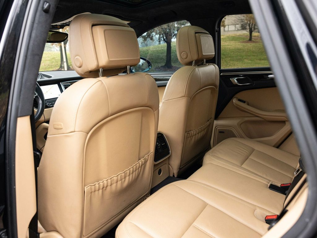2017 Porsche Macan Turbo, Premium Pack +, 21" Sport Classic Wheels, 14 Way Seats - 22956042 - 54