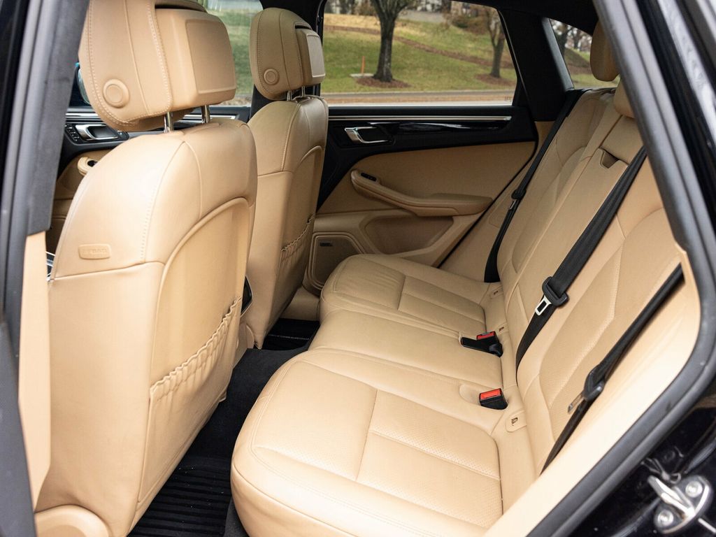 2017 Porsche Macan Turbo, Premium Pack +, 21" Sport Classic Wheels, 14 Way Seats - 22956042 - 55