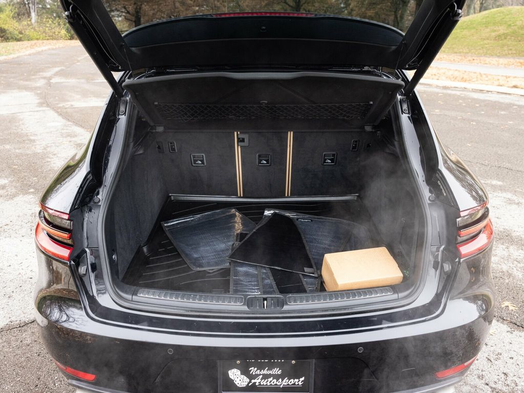 2017 Porsche Macan Turbo, Premium Pack +, 21" Sport Classic Wheels, 14 Way Seats - 22956042 - 57