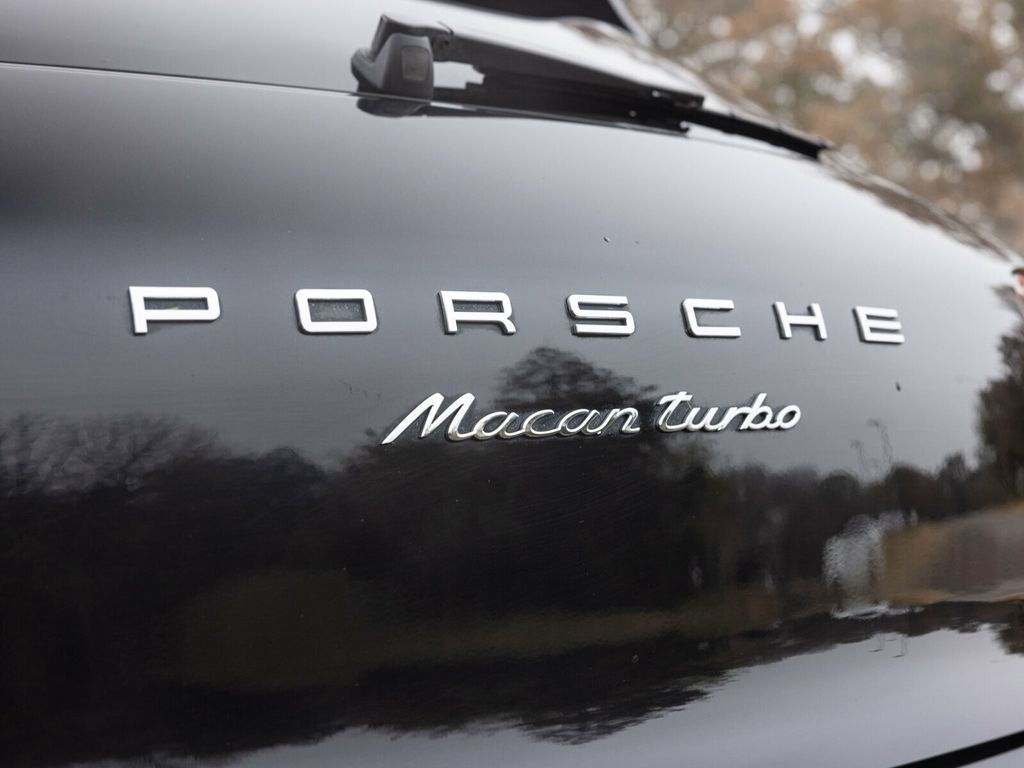 2017 Porsche Macan Turbo, Premium Pack +, 21" Sport Classic Wheels, 14 Way Seats - 22956042 - 62