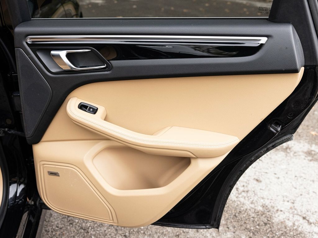 2017 Porsche Macan Turbo, Premium Pack +, 21" Sport Classic Wheels, 14 Way Seats - 22956042 - 64