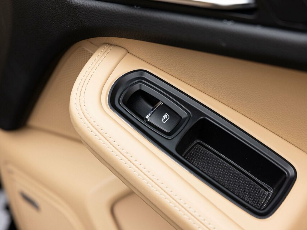 2017 Porsche Macan Turbo, Premium Pack +, 21" Sport Classic Wheels, 14 Way Seats - 22956042 - 69