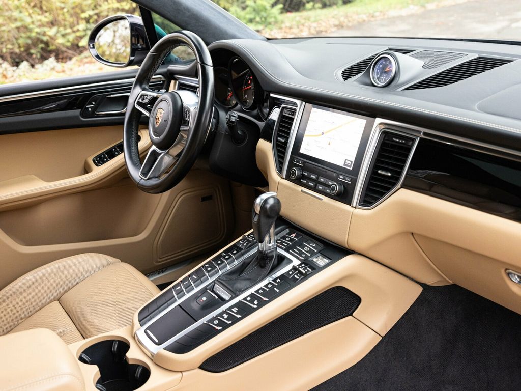2017 Porsche Macan Turbo, Premium Pack +, 21" Sport Classic Wheels, 14 Way Seats - 22956042 - 72