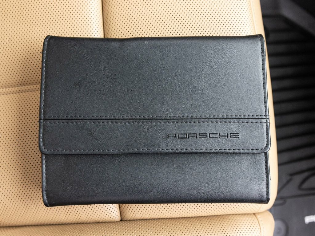 2017 Porsche Macan Turbo, Premium Pack +, 21" Sport Classic Wheels, 14 Way Seats - 22956042 - 75