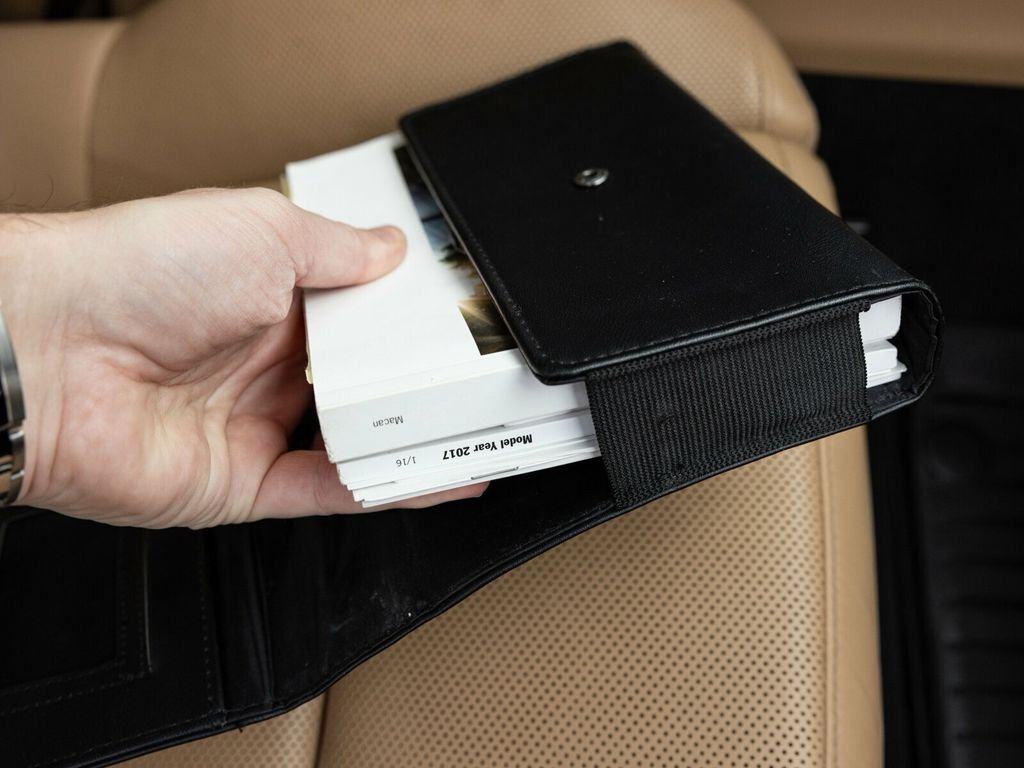 2017 Porsche Macan Turbo, Premium Pack +, 21" Sport Classic Wheels, 14 Way Seats - 22956042 - 76