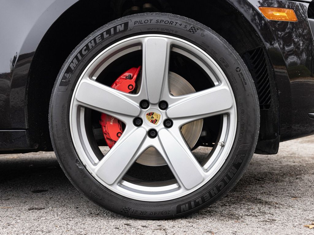 2017 Porsche Macan Turbo, Premium Pack +, 21" Sport Classic Wheels, 14 Way Seats - 22956042 - 79