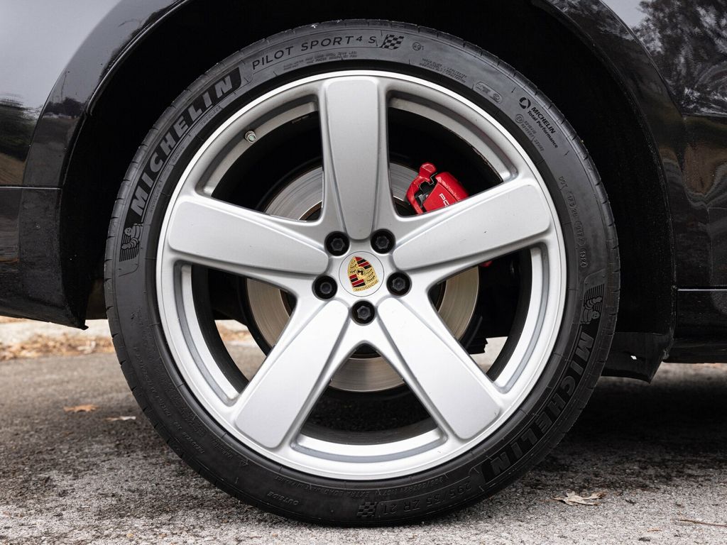 2017 Porsche Macan Turbo, Premium Pack +, 21" Sport Classic Wheels, 14 Way Seats - 22956042 - 80