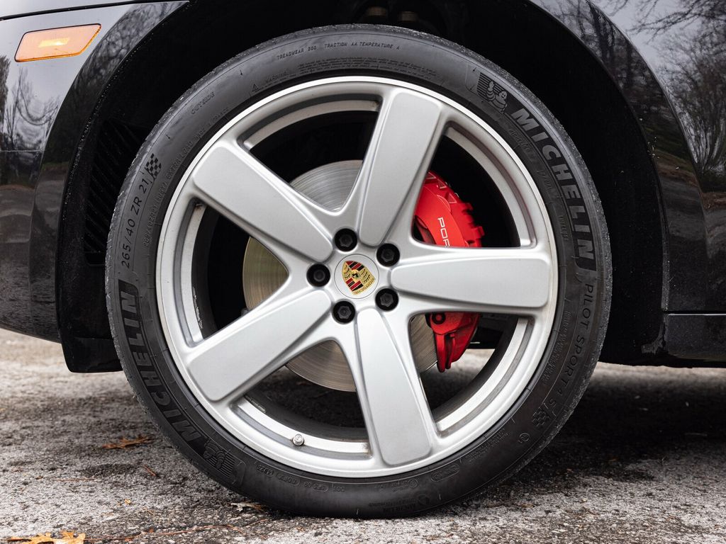 2017 Porsche Macan Turbo, Premium Pack +, 21" Sport Classic Wheels, 14 Way Seats - 22956042 - 82