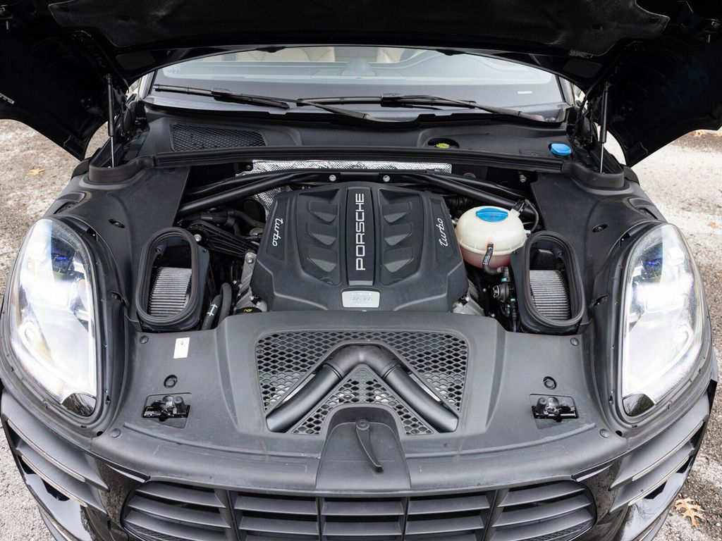 2017 Porsche Macan Turbo, Premium Pack +, 21" Sport Classic Wheels, 14 Way Seats - 22956042 - 83