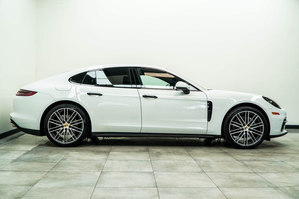 2017 Porsche Panamera 4 photo 10