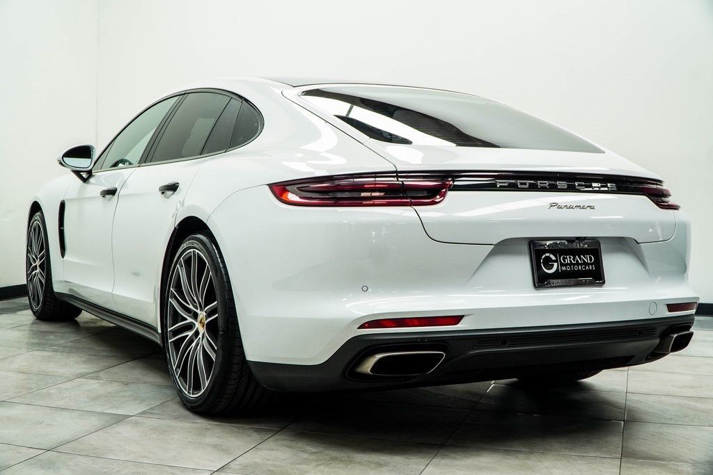 2017 Porsche Panamera 4 photo 11