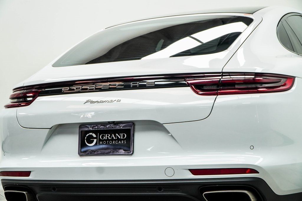 2017 Porsche Panamera 4 photo 13
