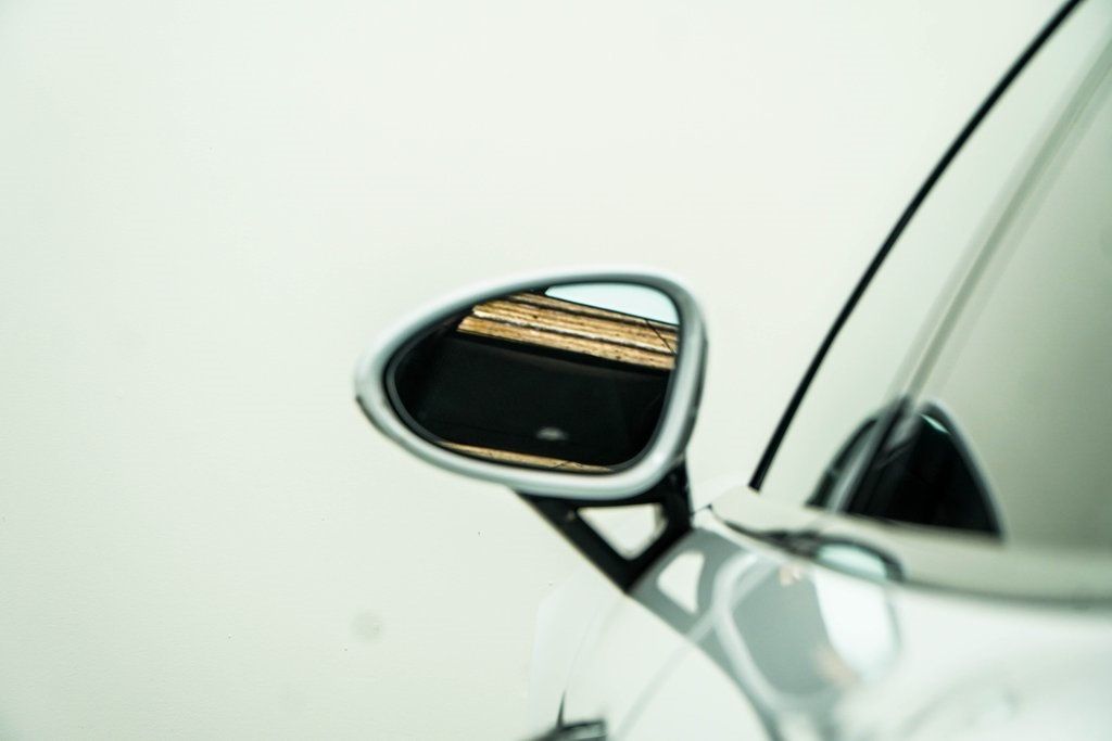 2017 Porsche Panamera 4 photo 14
