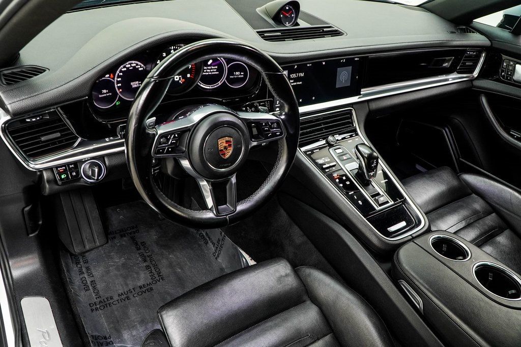 2017 Porsche Panamera 4 photo 15