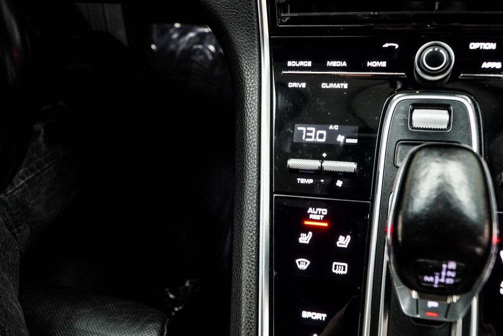 2017 Porsche Panamera 4 photo 22
