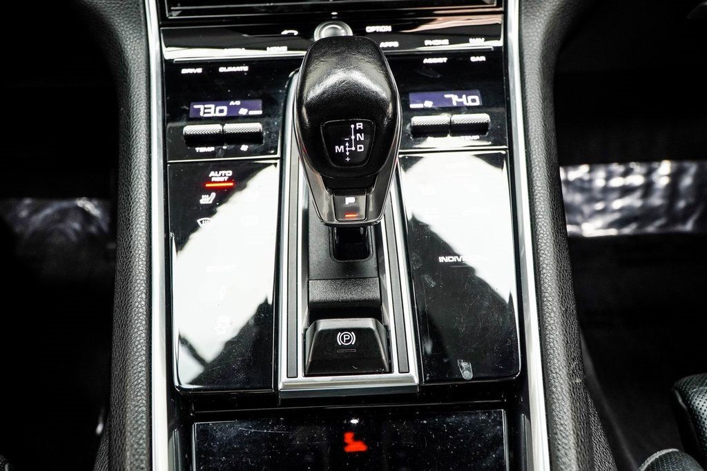 2017 Porsche Panamera 4 photo 23