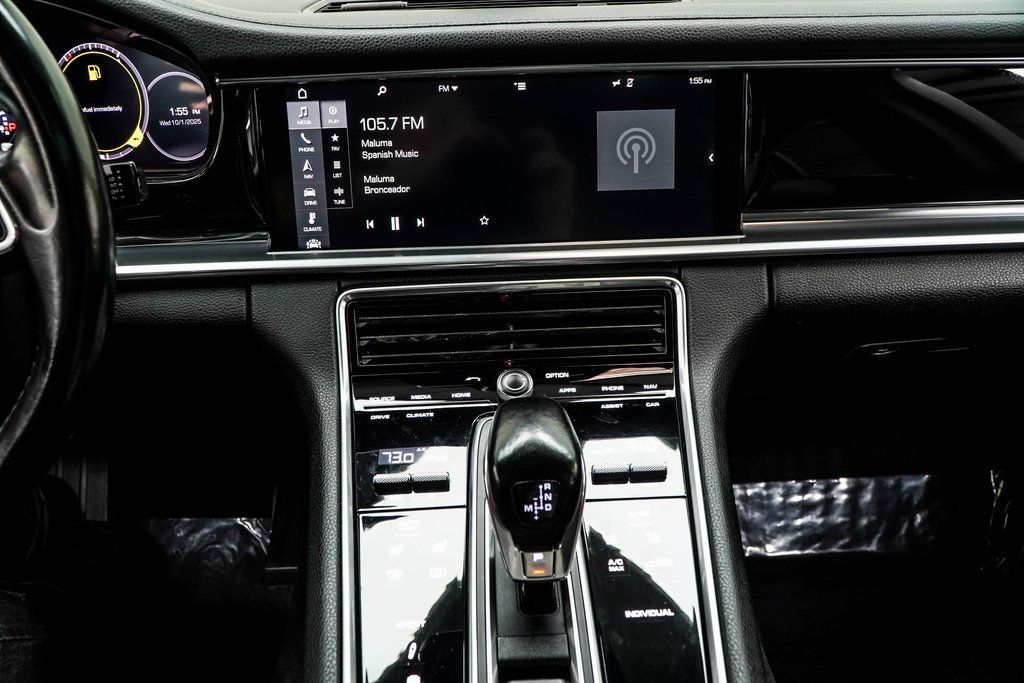 2017 Porsche Panamera 4 photo 24