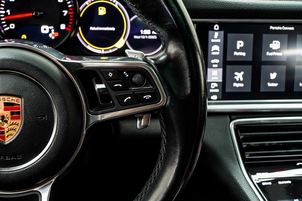 2017 Porsche Panamera 4 photo 30