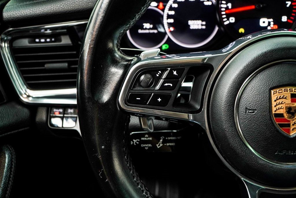 2017 Porsche Panamera 4 photo 31