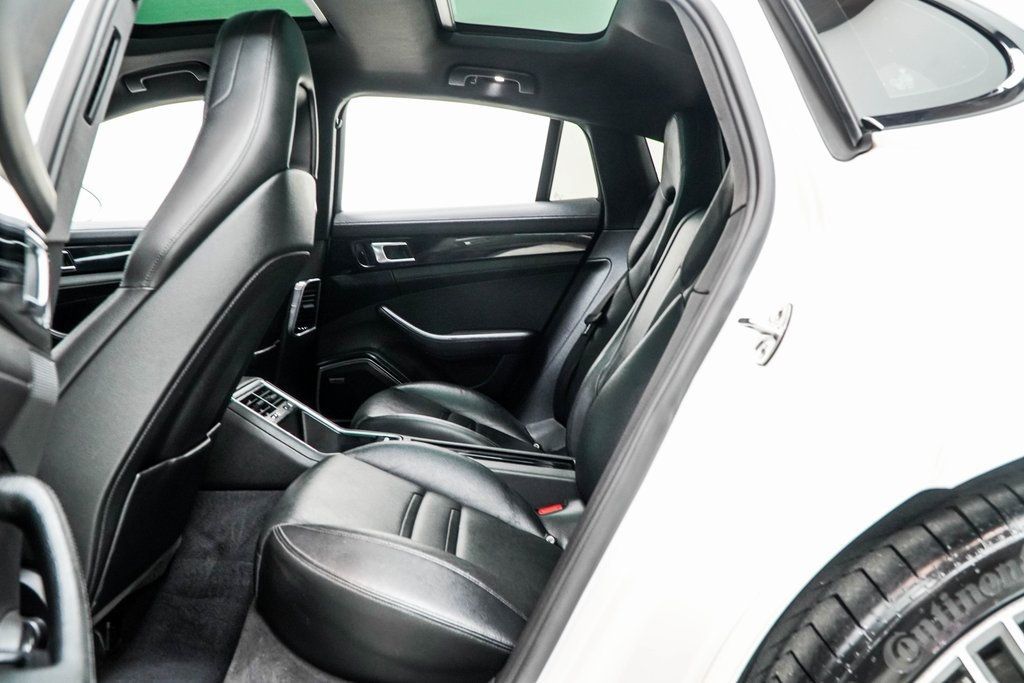 2017 Porsche Panamera 4 photo 39
