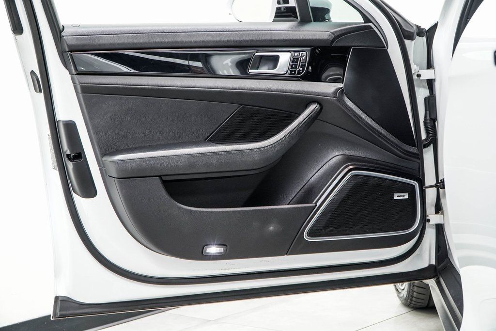 2017 Porsche Panamera 4 photo 41