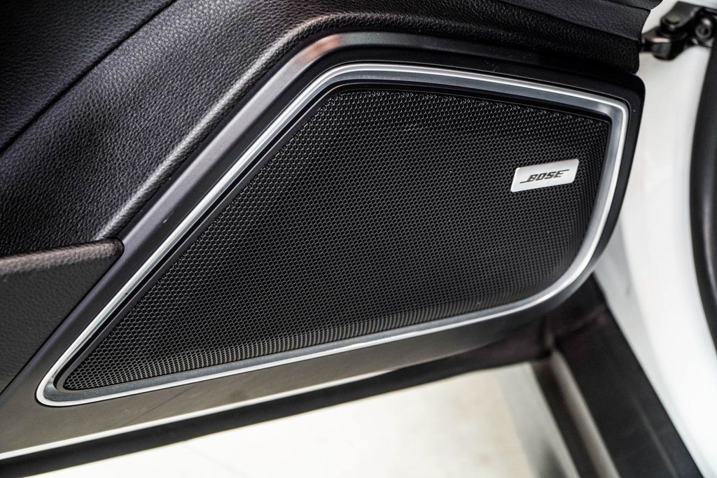 2017 Porsche Panamera 4 photo 44