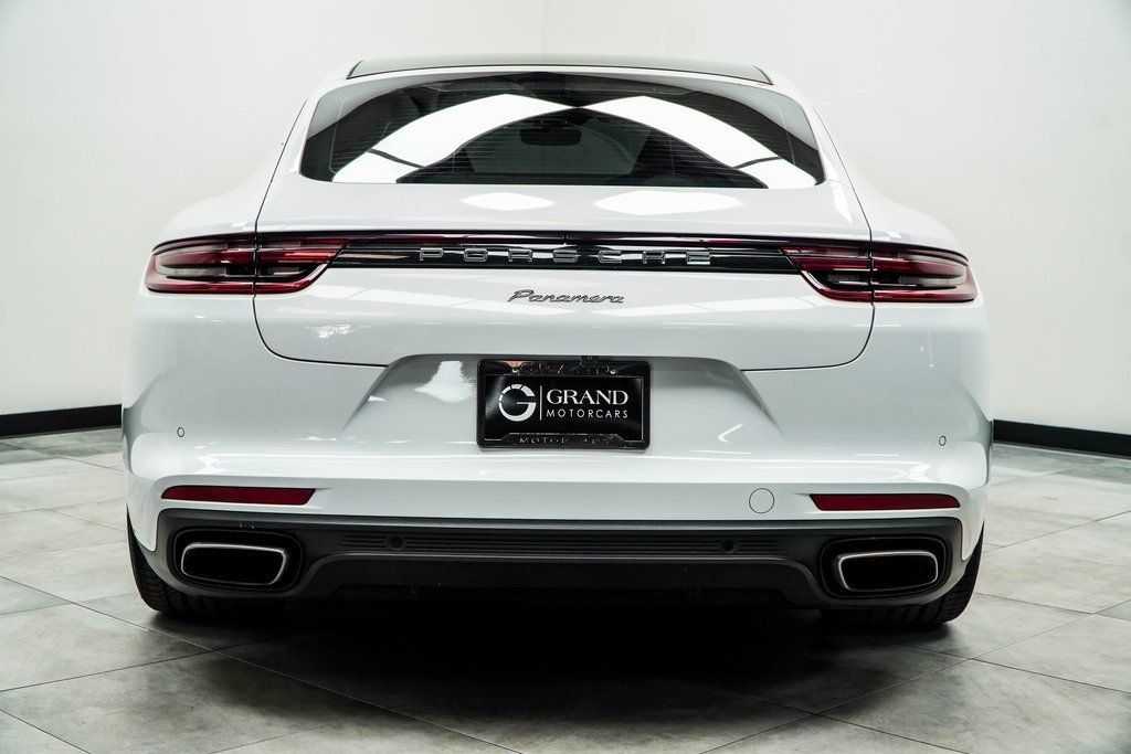 2017 Porsche Panamera 4 photo 9