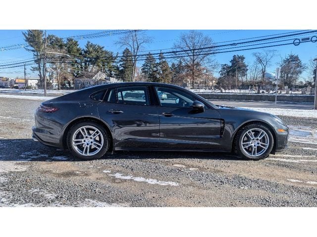 2017 Porsche Panamera null photo 7