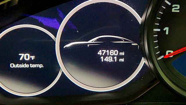 2017 Porsche Panamera 4 AWD w/ Premium Pkg, PASM, LKA, C Fiber Interior, Surround View - 23034802 - 15