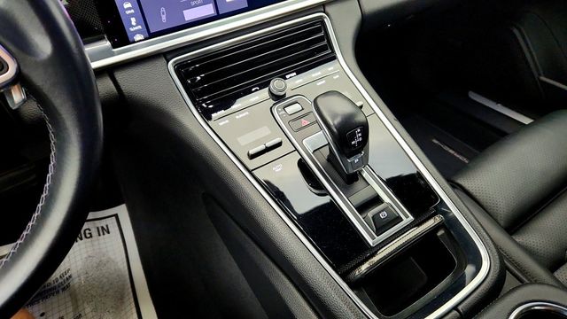 2017 Porsche Panamera 4 AWD w/ Premium Pkg, PASM, LKA, C Fiber Interior, Surround View - 23034802 - 16