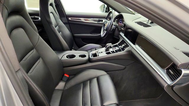 2017 Porsche Panamera 4 AWD w/ Premium Pkg, PASM, LKA, C Fiber Interior, Surround View - 23034802 - 25