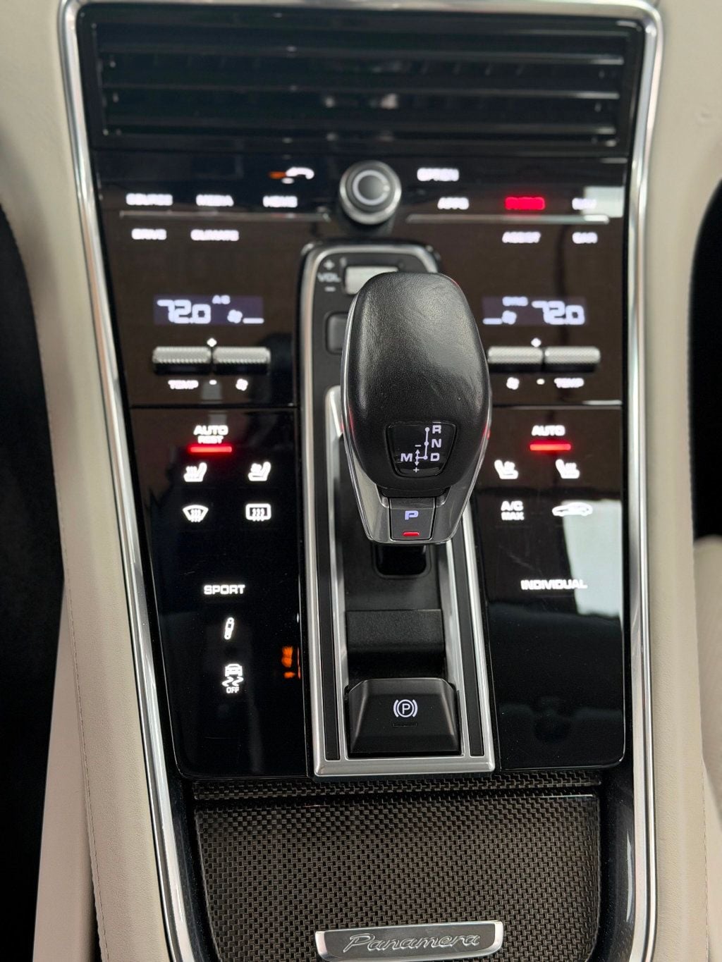 2017 Porsche Panamera 4S AWD - 23019311 - 30