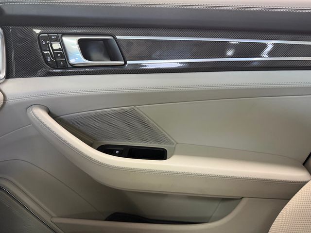 2017 Porsche Panamera 4S AWD - 23019311 - 32