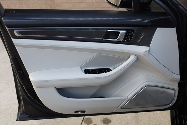 2017 Porsche Panamera Turbo AWD - 22969092 - 13