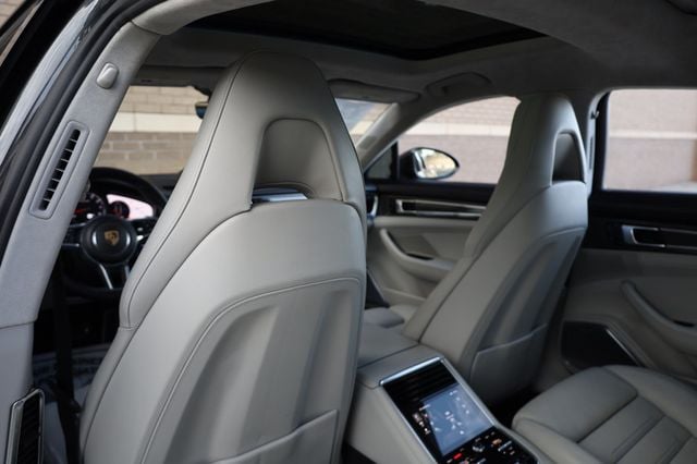 2017 Porsche Panamera Turbo AWD - 22969092 - 18