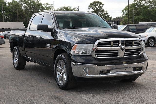 2017 Ram 1500 Big Horn 4x2 Crew Cab 5'7" Box - 23057110 - 17