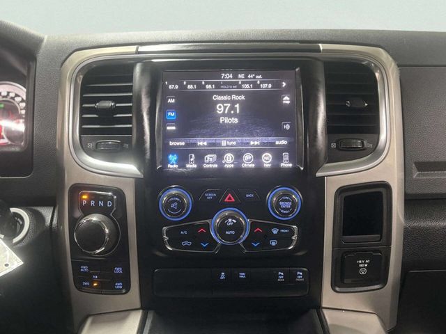 2017 Ram 1500 Big Horn 4x4 Crew Cab 5'7" Box - 22984902 - 23