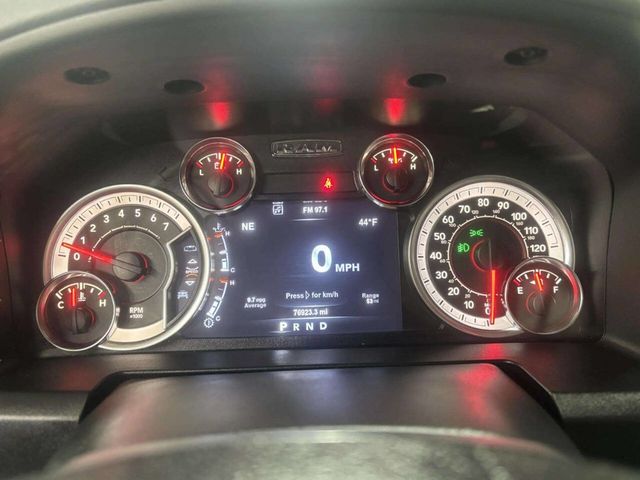 2017 Ram 1500 Big Horn 4x4 Crew Cab 5'7" Box - 22984902 - 32