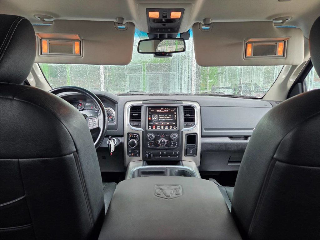 2017 Ram 1500 SLT photo 24