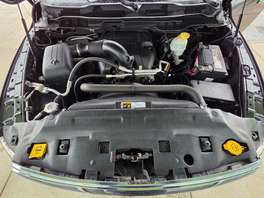 2017 Ram 1500 SLT photo 38