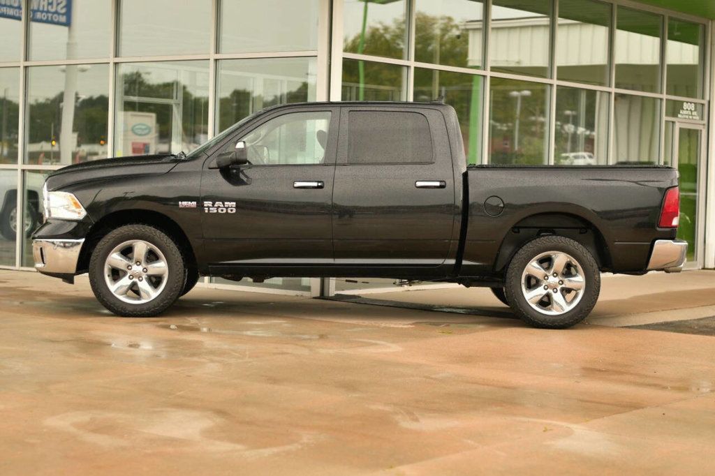 2017 Ram 1500 SLT photo 5