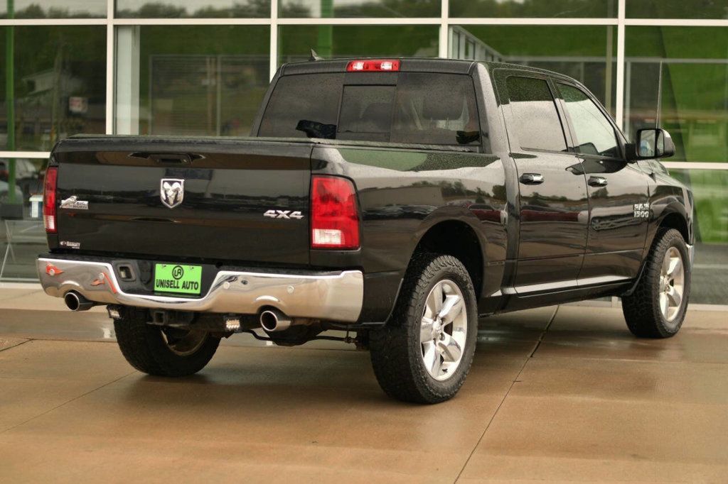 2017 Ram 1500 SLT photo 8