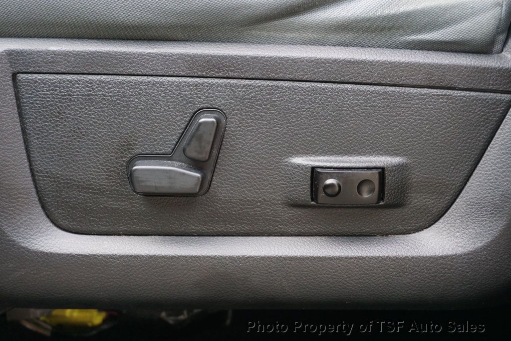 2017 Ram 1500 Big Horn 4x4 Crew Cab 5'7" Box 5.7L HEMI NAVIGATION REAR CAMERA  - 22956171 - 33