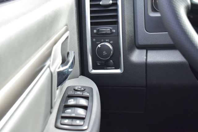 2017 Ram 1500 Big Horn 4x4 Quad Cab 6'4" Box - 22966304 - 31