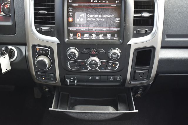 2017 Ram 1500 Big Horn 4x4 Quad Cab 6'4" Box - 22966304 - 32