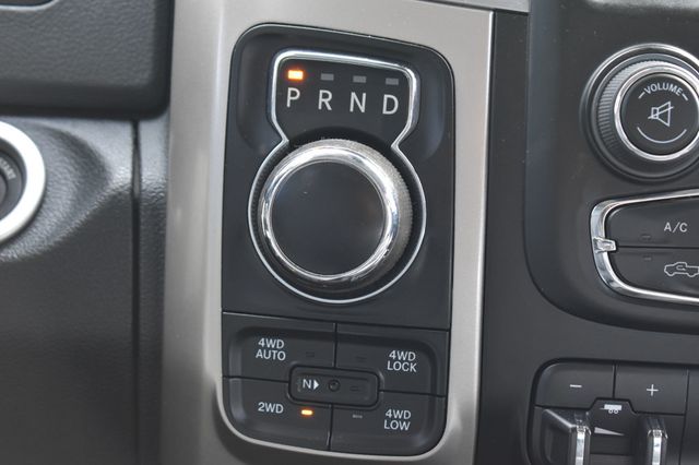 2017 Ram 1500 Big Horn 4x4 Quad Cab 6'4" Box - 22966304 - 33