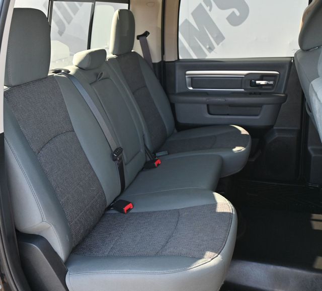 2017 Ram 1500 Big Horn Crew Cab  - 23064053 - 14