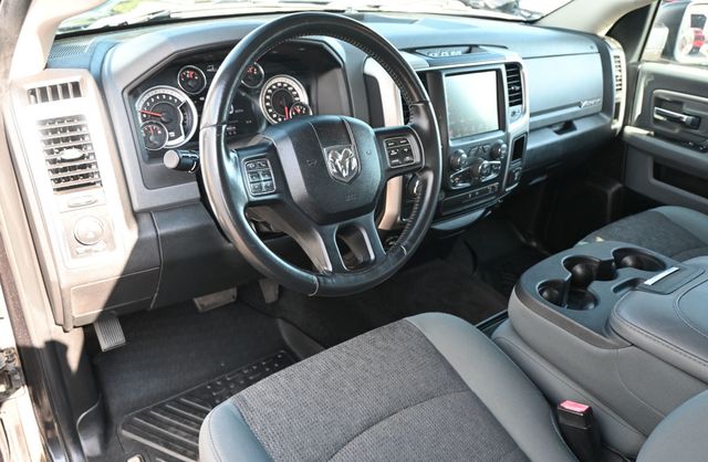 2017 Ram 1500 Big Horn Crew Cab  - 23064053 - 6