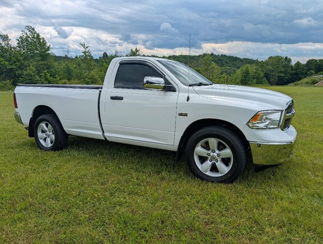 2017 Ram 1500 DAMN NEAR FLAWLESS!!! - 23045452 - 1