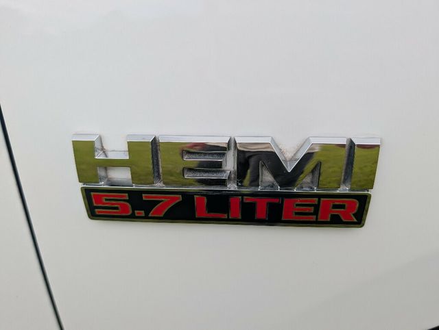 2017 Ram 1500 DAMN NEAR FLAWLESS!!! - 23045452 - 23
